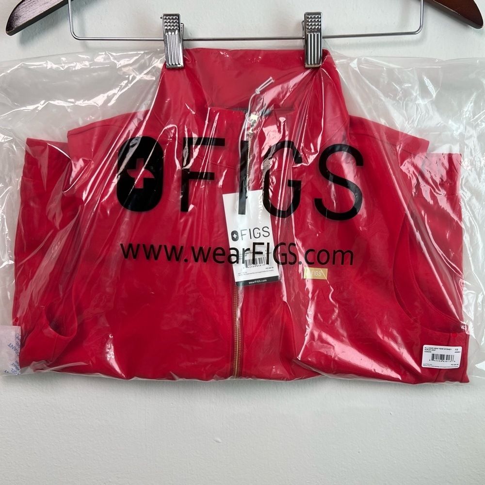 Pop Red Figs Sydney Vest